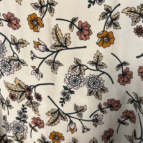 Size small - cream colored shirt with ruffle sleeve, floral, print all over - Picture 3 of 6
